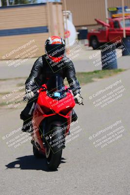 media/May-29-2022-Lets Ride (Sun) [[e8986be515]]/Around the Pits/